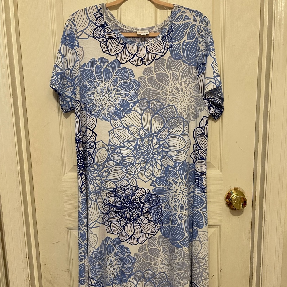 EUC lularoe Carly